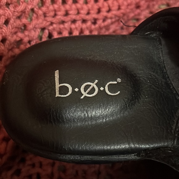 Brand New Women’s b.ø.c Black Wedges | Size 7 - Picture 2 of 3